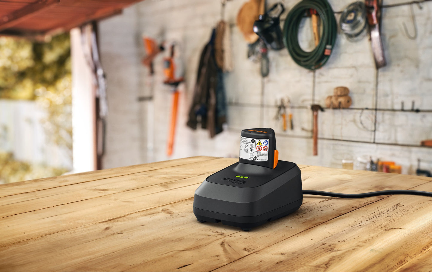 STIHL AL 301 CHARGER