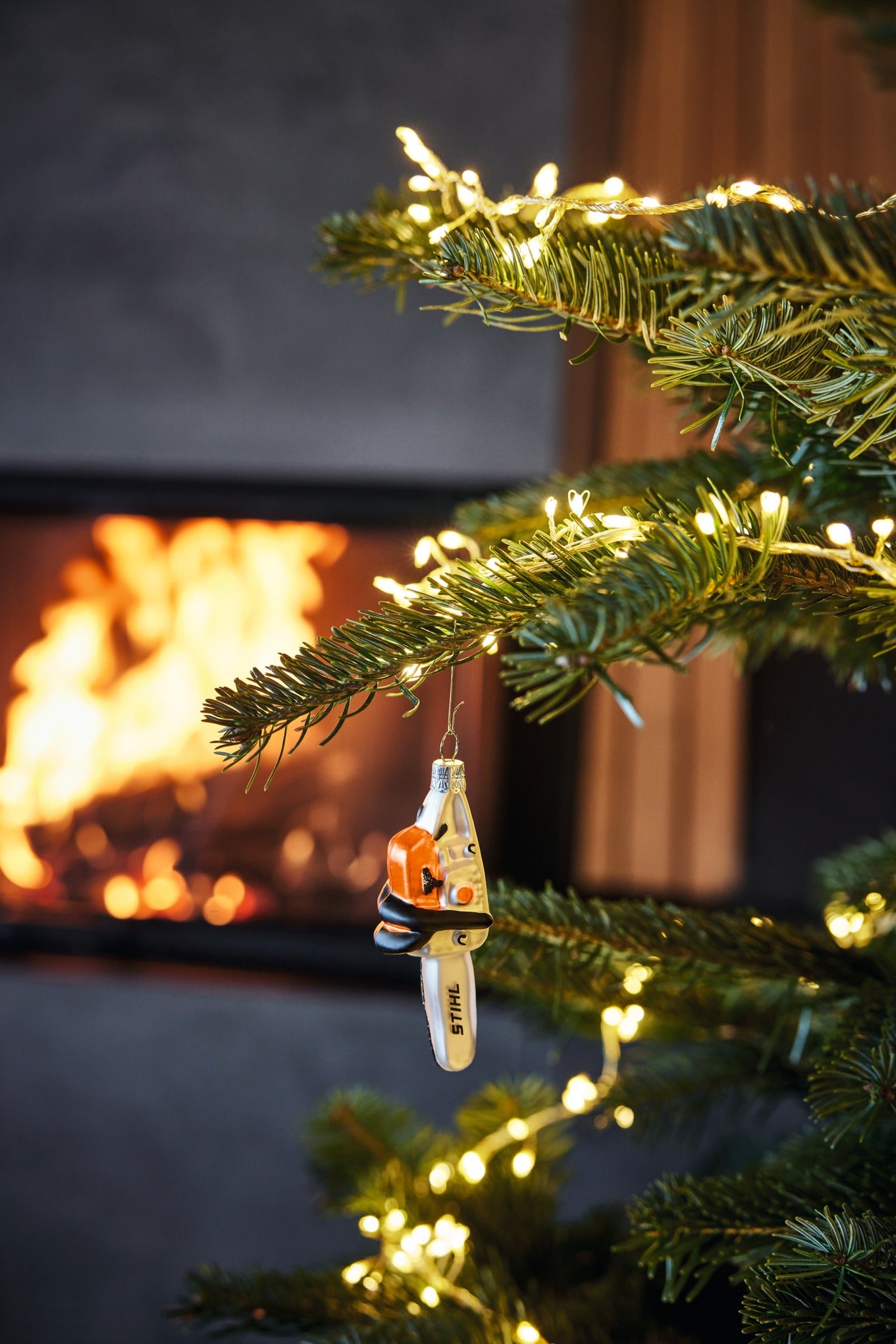 ORNEMENT POUR SAPIN EN FORME DE SCIE À CHAINE