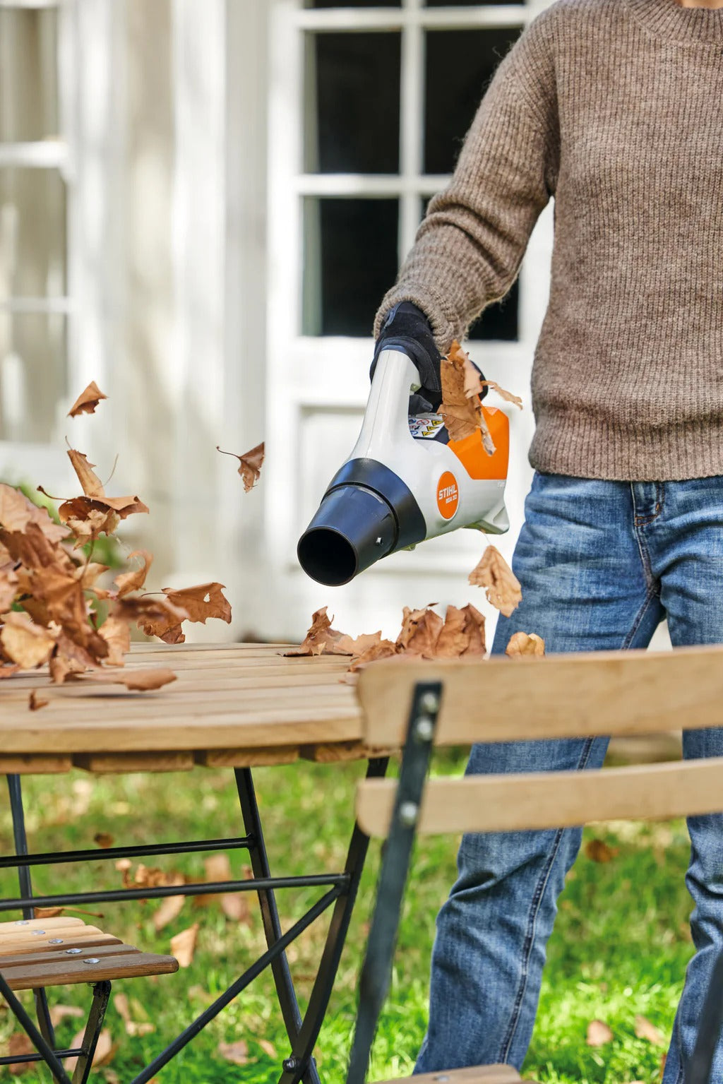 STIHL BGA30-2 BATTERY-POWERED LEAF BLOWER (Set)
