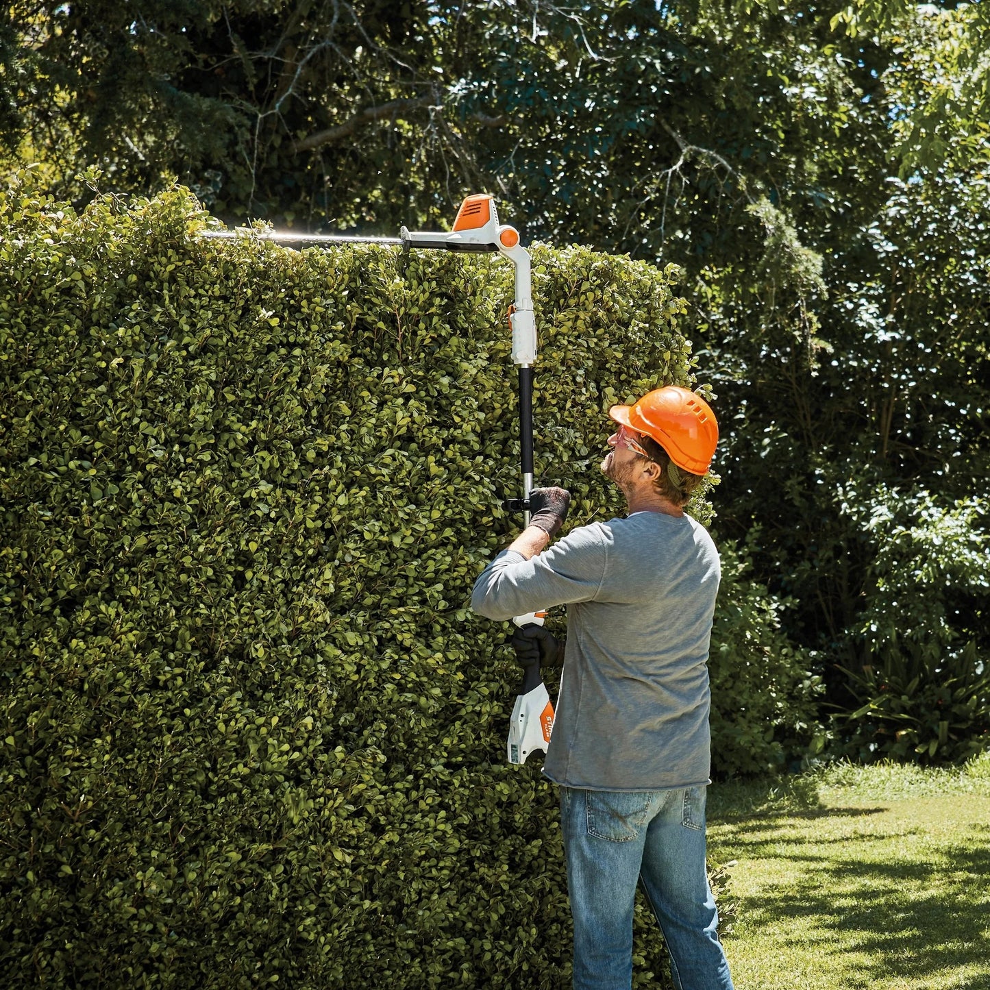 TAILLE-HAIE À LONGUE PORTÉE STIHL À BATTERIE HLA 56KI (Ensemble)